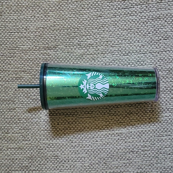 Starbucks Other - New Starbucks 24 ounce cup with straw